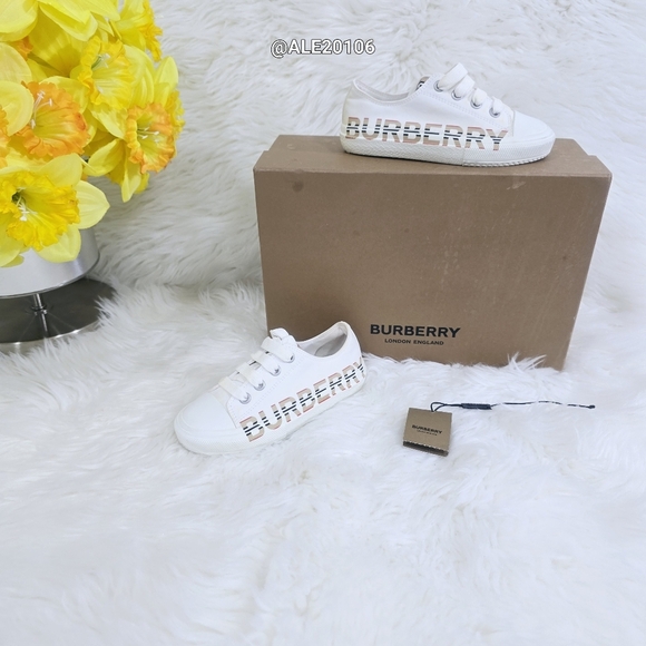 Burberry Kids White and Tan Logo Sneakers Size 28 (7") - Picture 1 of 14